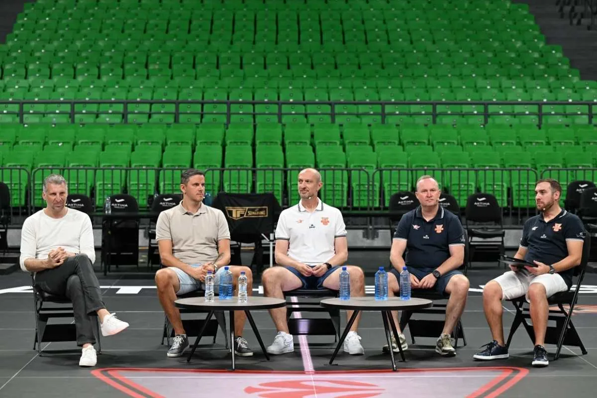 sports medicine panel discussion in an elite basketball environment